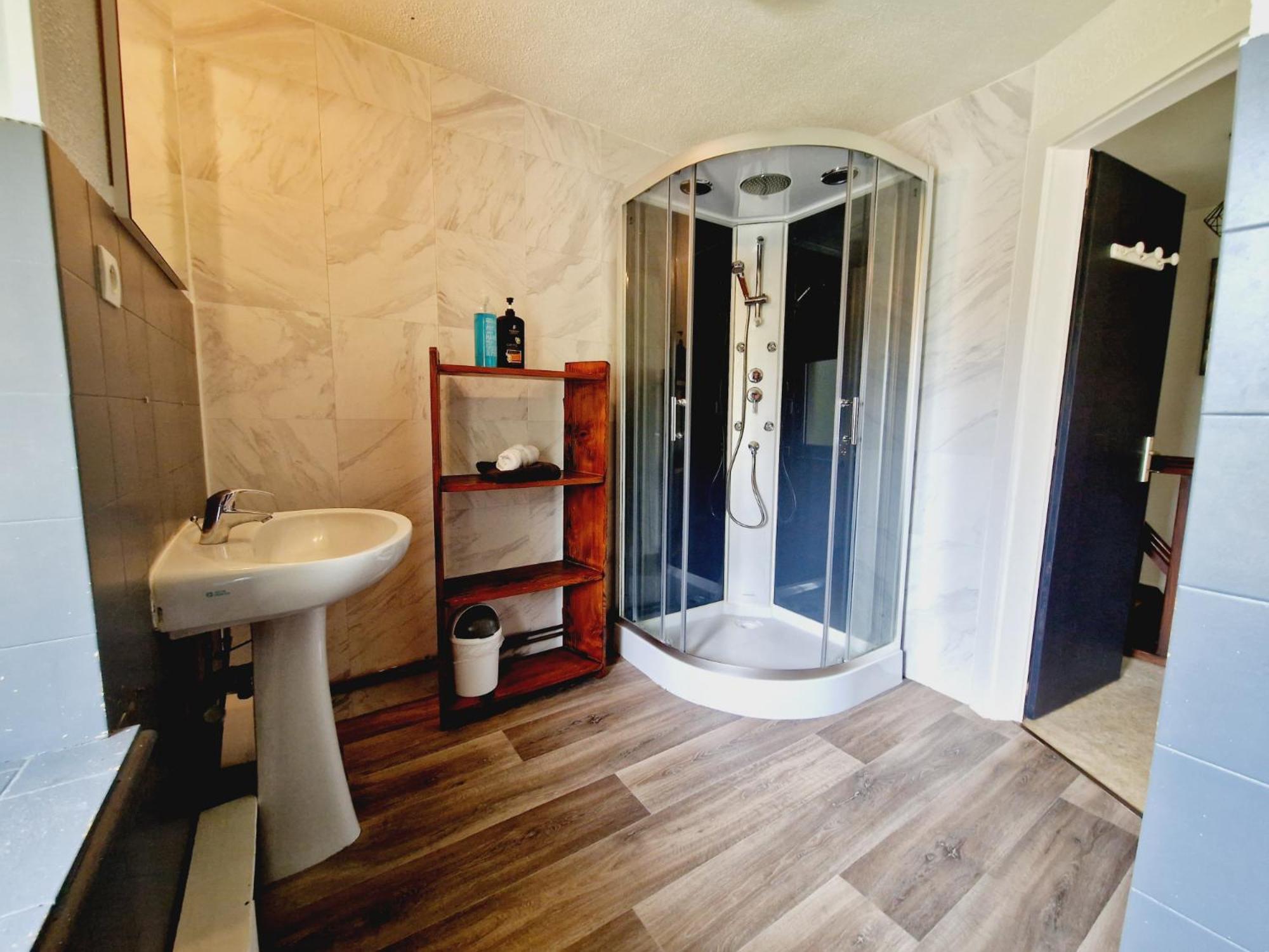Le Petit Hangy Apartment *